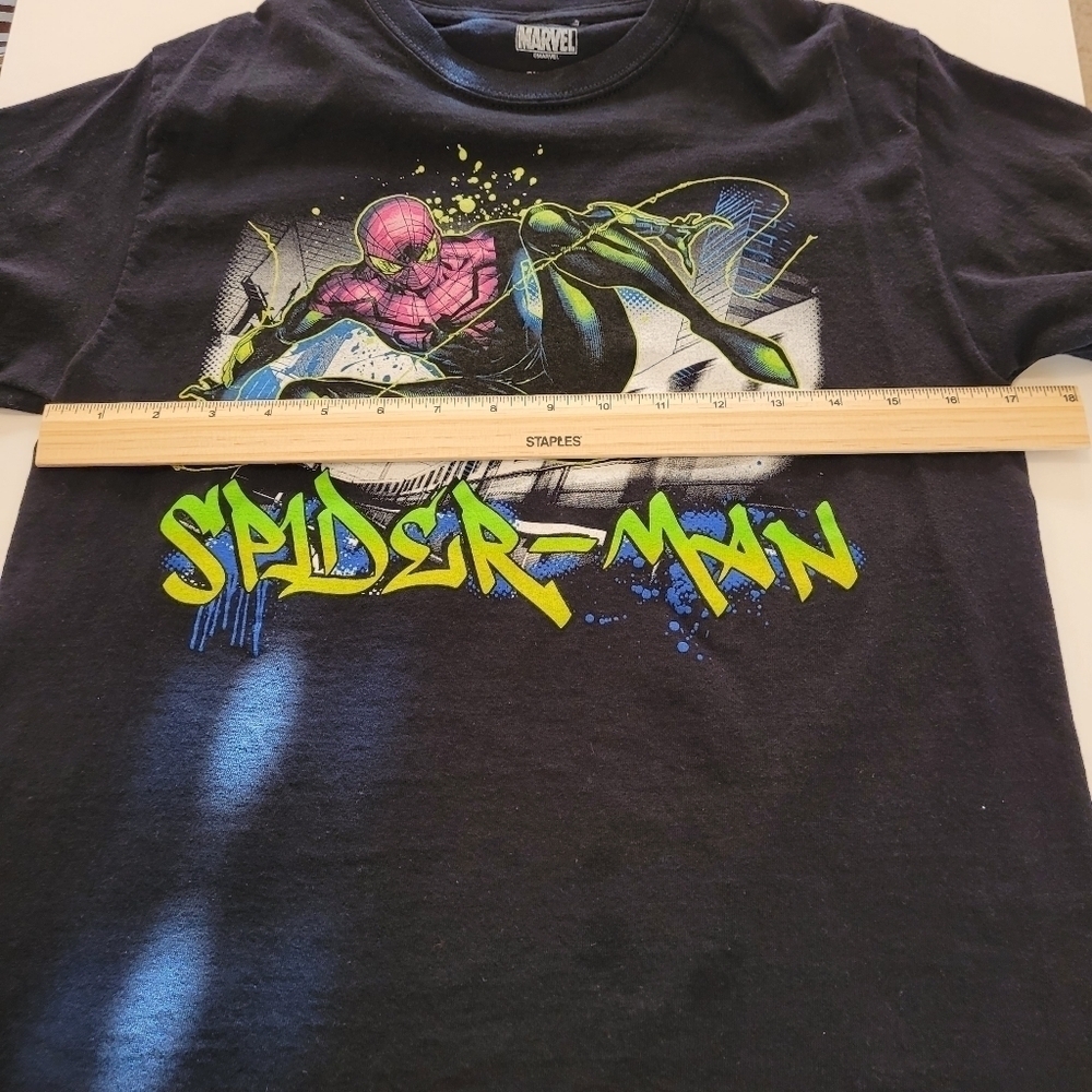 Spiderman Marvel Men's Black T-Shirt Sz: S - Picture 3 of 7
